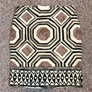 Vibrant LOFT textured skirt. Length is 22 inches.